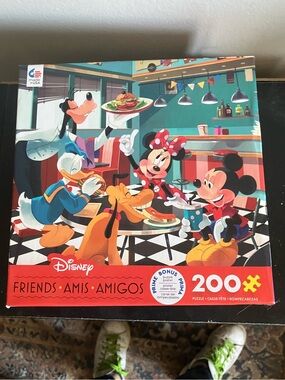 Disney Friends - 200 Piece Puzzle
